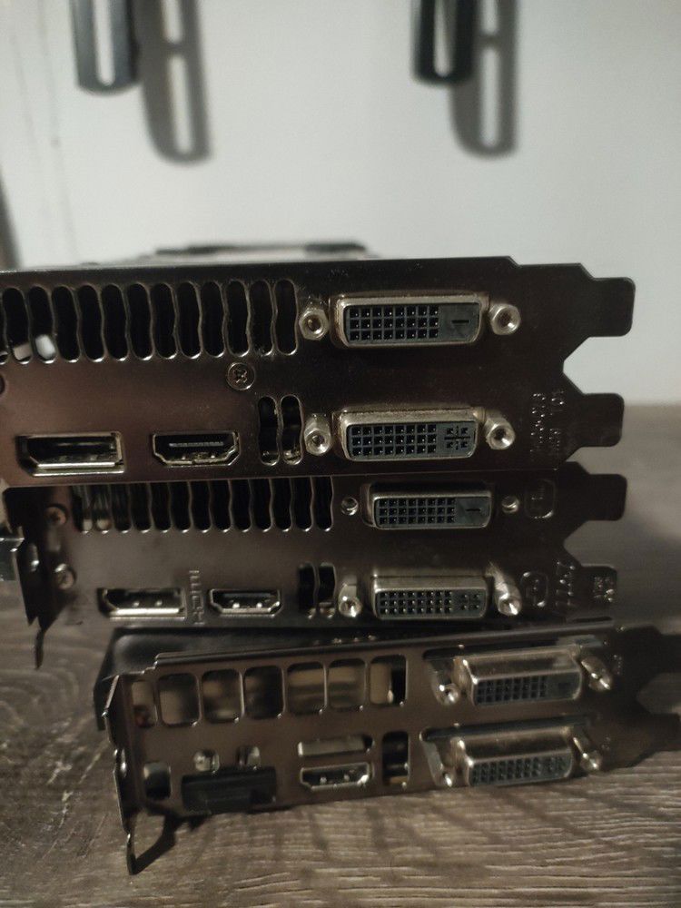 3x NVIDIA GeForce GTX 770 2GB GDDR5 Graphics Cards - MSI, EVGA