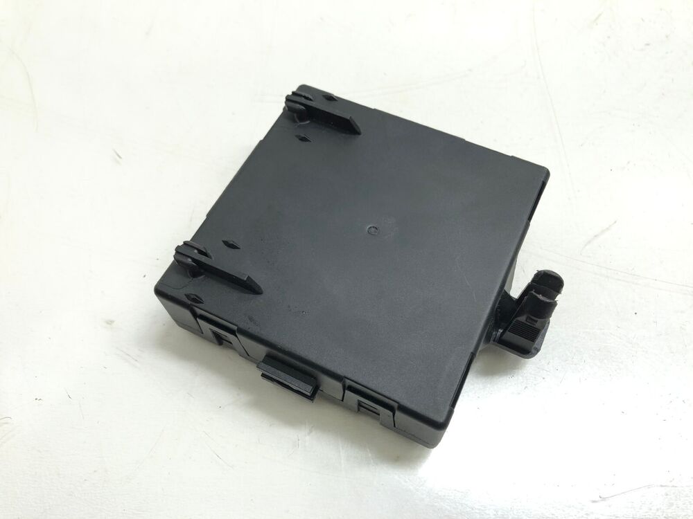 2012-2018 Mercedes CLS550 Left Driver Front Door Control Module OEM