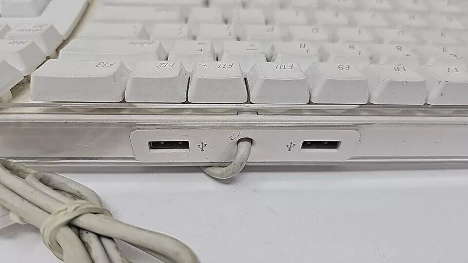 Apple 1048 USB Keyboard - Good Condition, Free Shipping