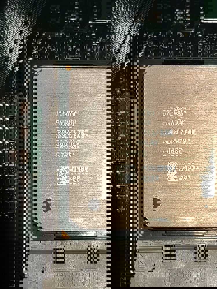 Intel 875PBZ Desktop Motherboard for Pentium 4 3.2GHz, Vintage Gaming Rig