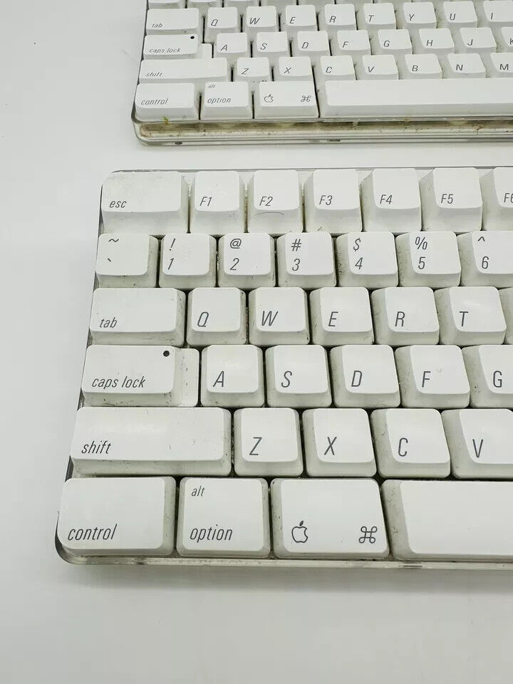 Apple 1048 USB Keyboard - Good Condition, Free Shipping
