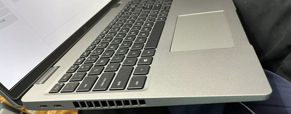 Dell Precision 3560 Laptop with 15.6 HD Display, Intel i7-1165G7, 16GB RAM, 256GB NVMe SSD, Nvidia T500
