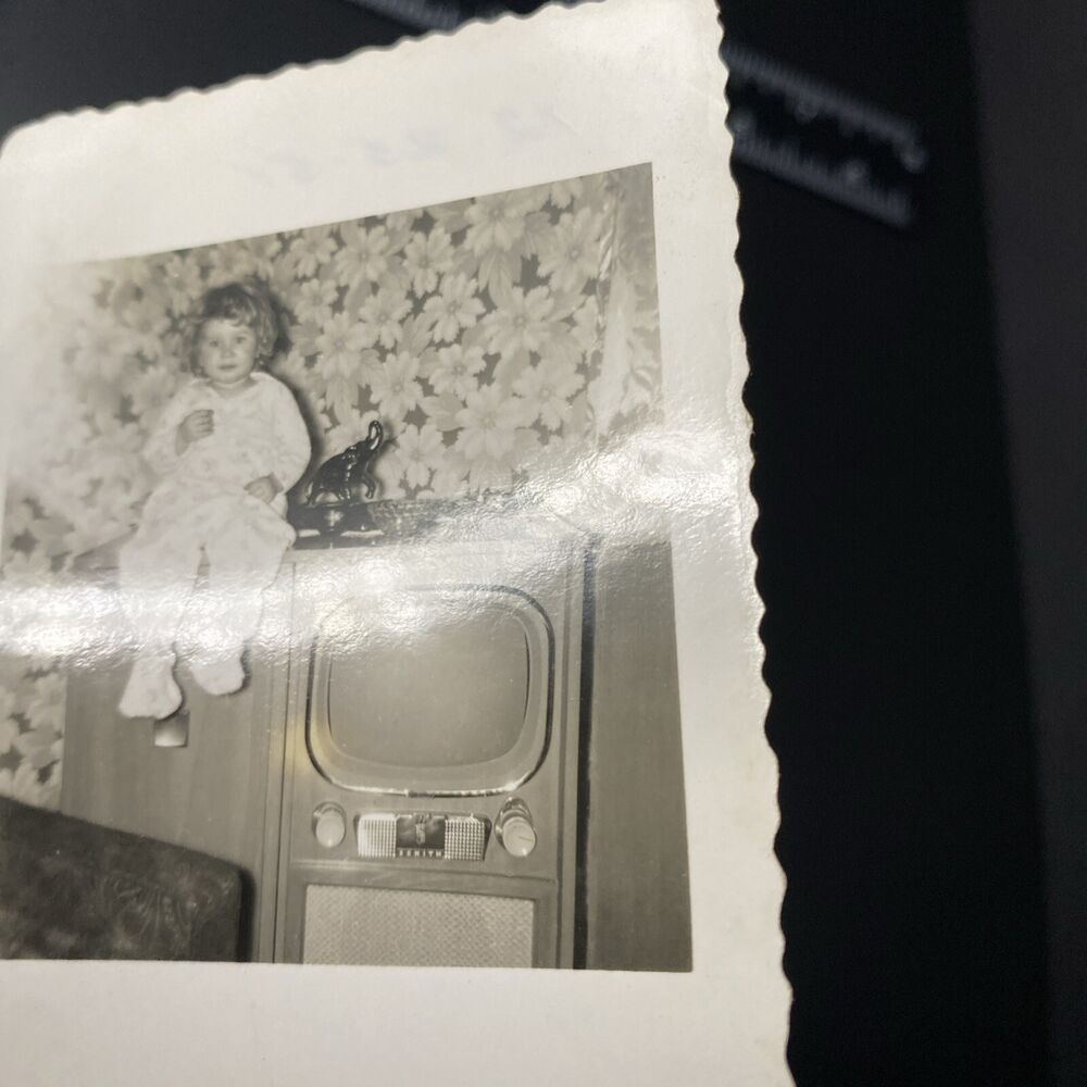 1951 Cute Young Girl in Pjs Sitting on Zenith TV Television Real Photo P12zc50