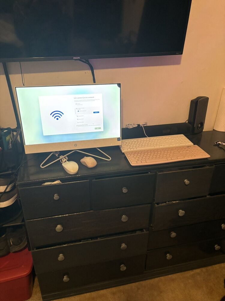HP 22-DD0224 21.5 All-in-One PC with 128GB SSD, Intel Celeron J4025, 2GHz, and 4GB RAM
