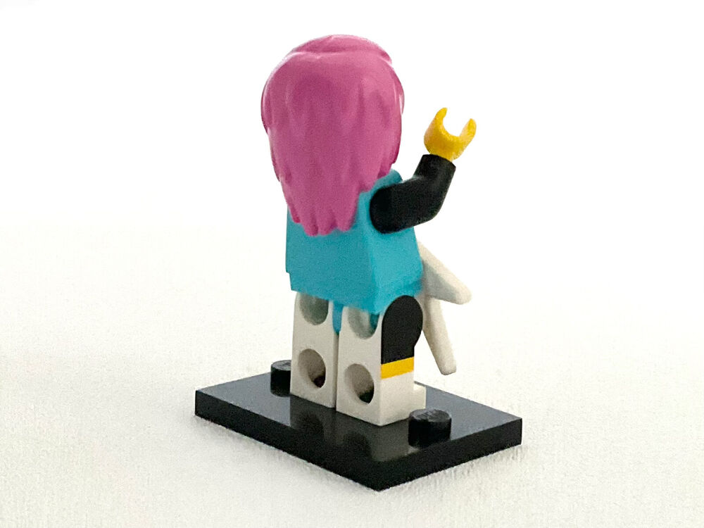 LEGO Series 7: Rocker Girl Collectable Minifigure (2012 - col07-15)