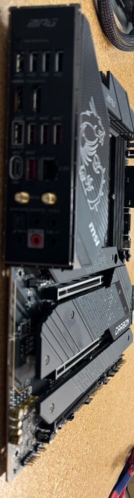 MSI MPG Z690 CARBON WIFI DDR5 M.2 ATX Intel Motherboard
