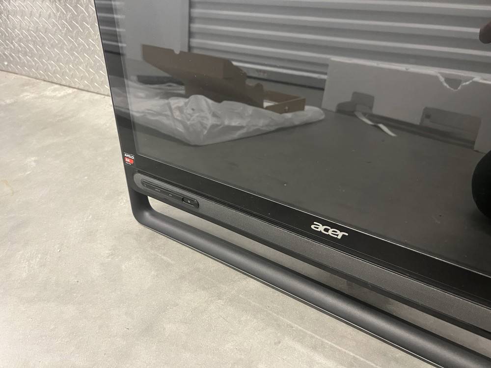 ACER ASPIRE Z3-105 ALL-IN-ONE DESKTOP PC WITH 23 INCH TOUCH SCREEN, AMD A4 PROCESSOR, AND WINDOWS 8