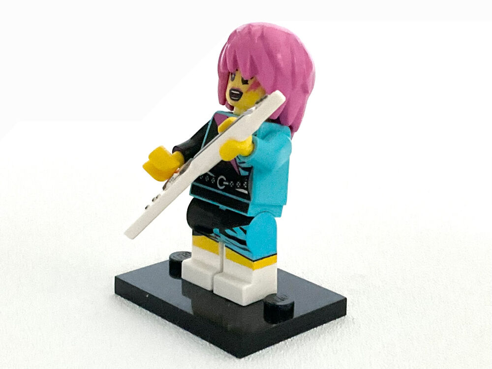LEGO Series 7: Rocker Girl Collectable Minifigure (2012 - col07-15)
