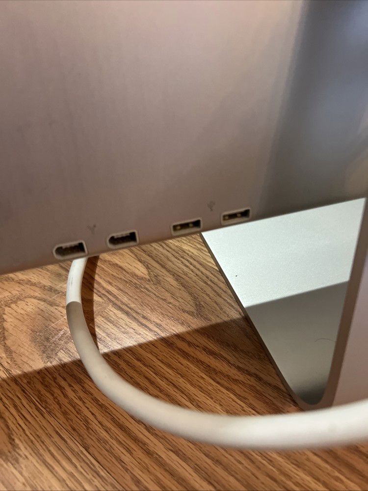 Apple 23 Cinema HD Display LCD A1082 DVI Monitor Classic Aluminum No Adapter