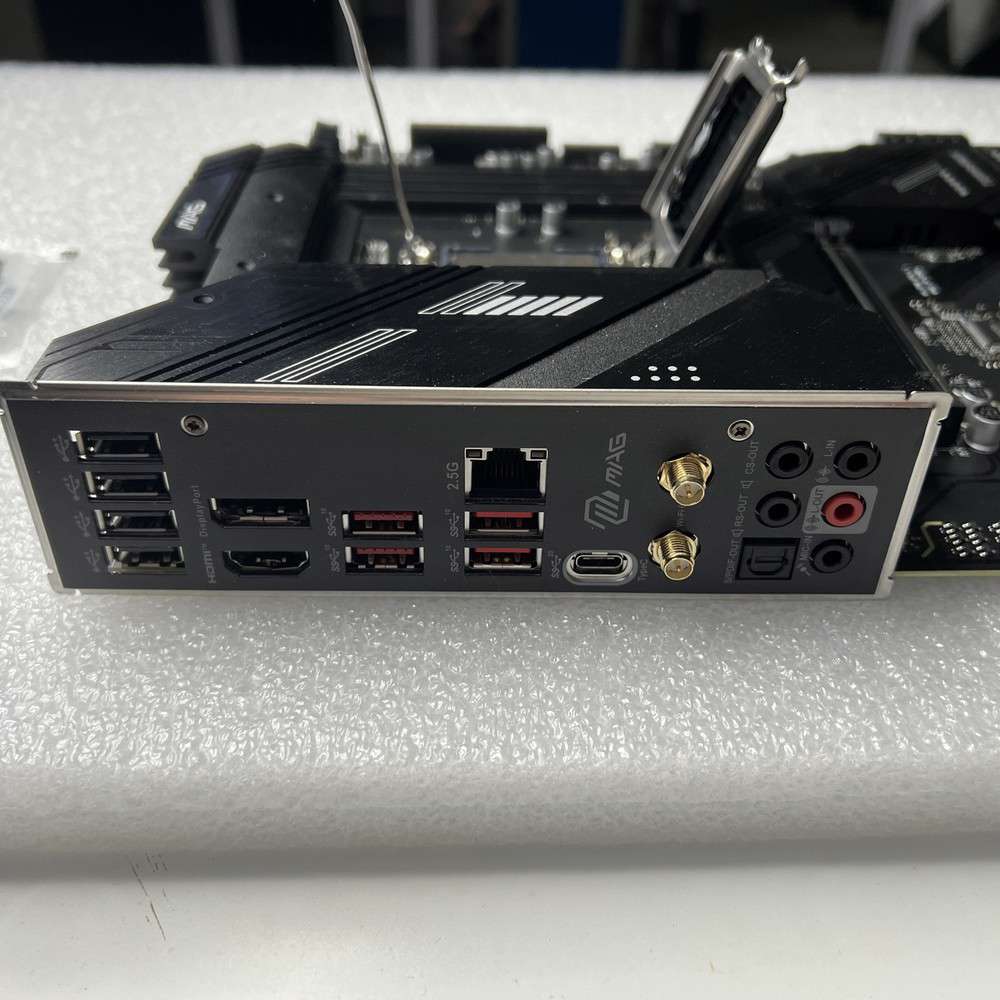 MSI MAG B760 TOMAHAWK WiFi DDR4 LGA 1700 ATX Intel Motherboard