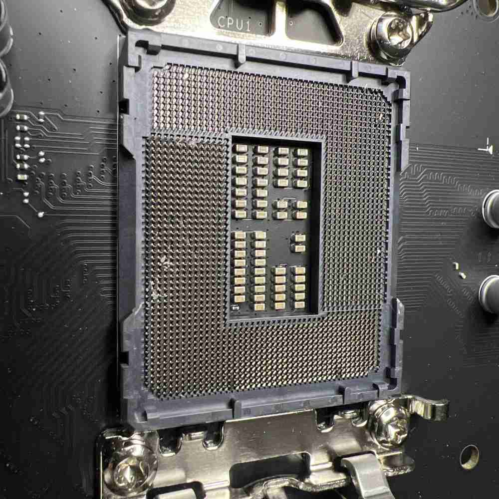 MSI MAG B760 TOMAHAWK WiFi DDR4 LGA 1700 ATX Intel Motherboard