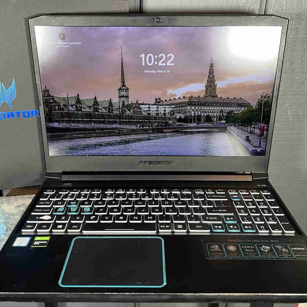 Acer Predator Helios 300 Gaming Laptop with i7-9750H, 16GB RAM, 512GB SSD, GTX 1660 Ti