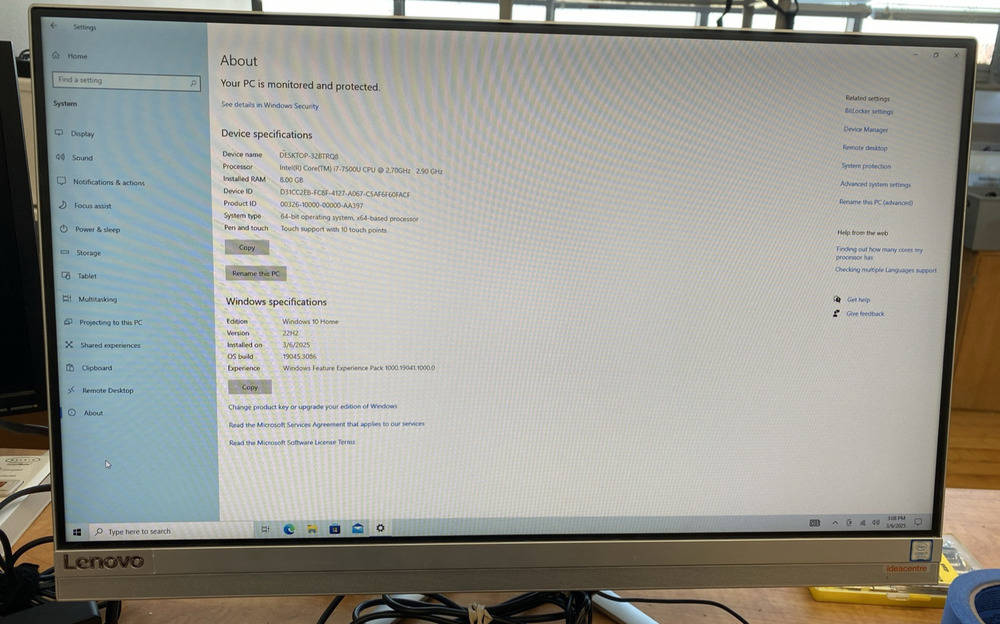 Lenovo Ideacentre AIO 520S-23IKU 23 PC with Intel i7-7500U 2.70GHz, 8GB RAM, 1TB HDD