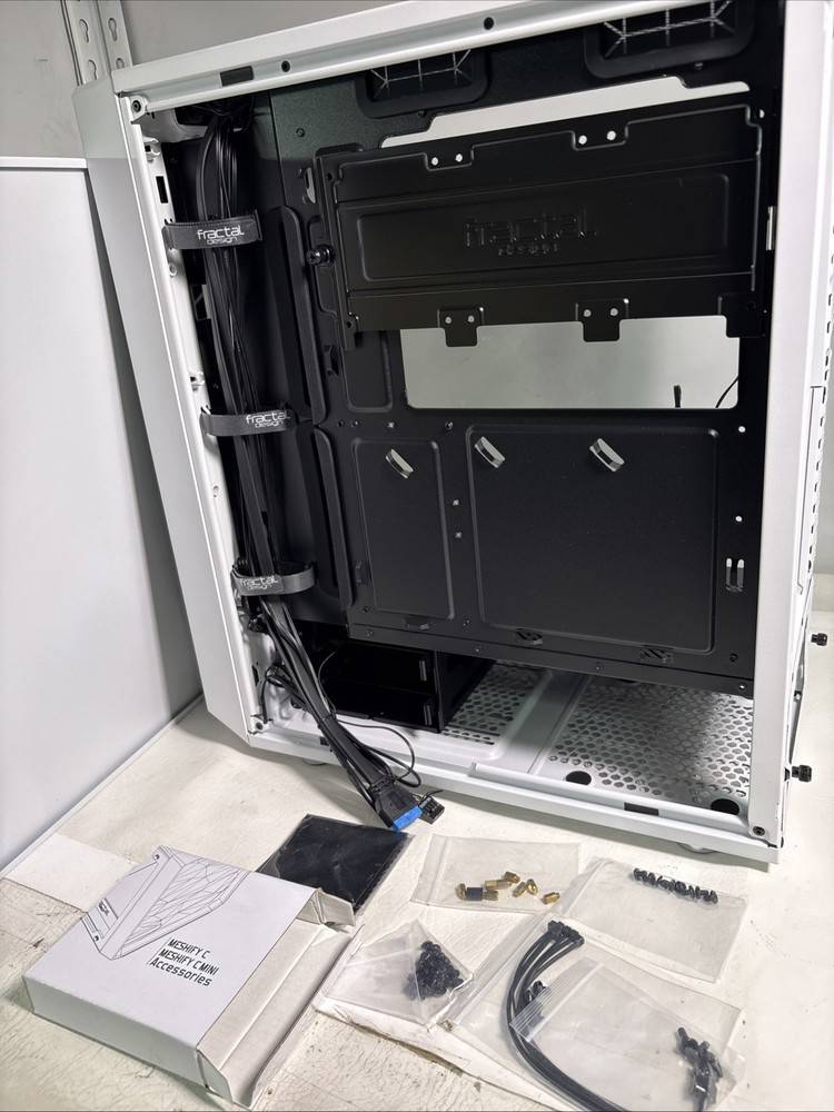 Fractal Design Meshify C Mid Tower Computer Case - White
