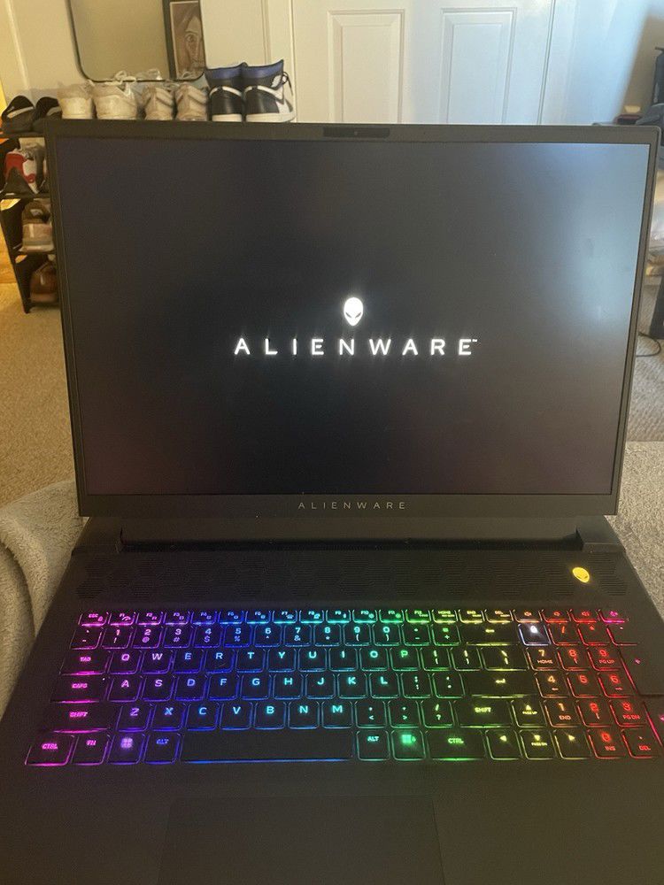 Alienware M18 R2 Gaming Laptop