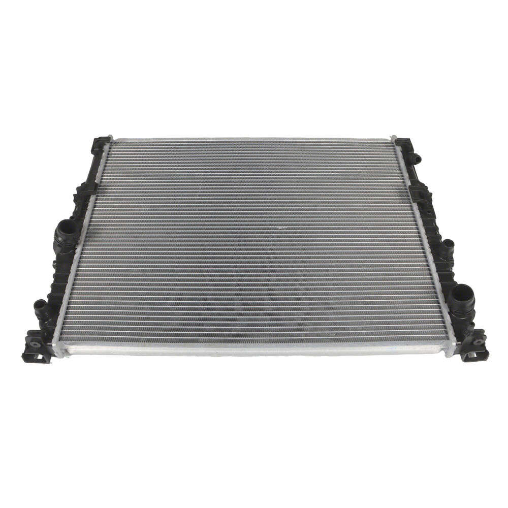 Radiator without Oil Cooler for 2017-2018 BMW 530i, 540i, 740i xDrive L6 3.0L