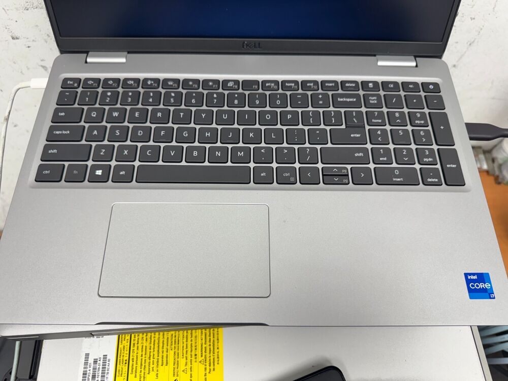 Dell Precision 3560 Laptop with 15.6 HD Display, Intel i7-1165G7, 16GB RAM, 256GB NVMe SSD, Nvidia T500