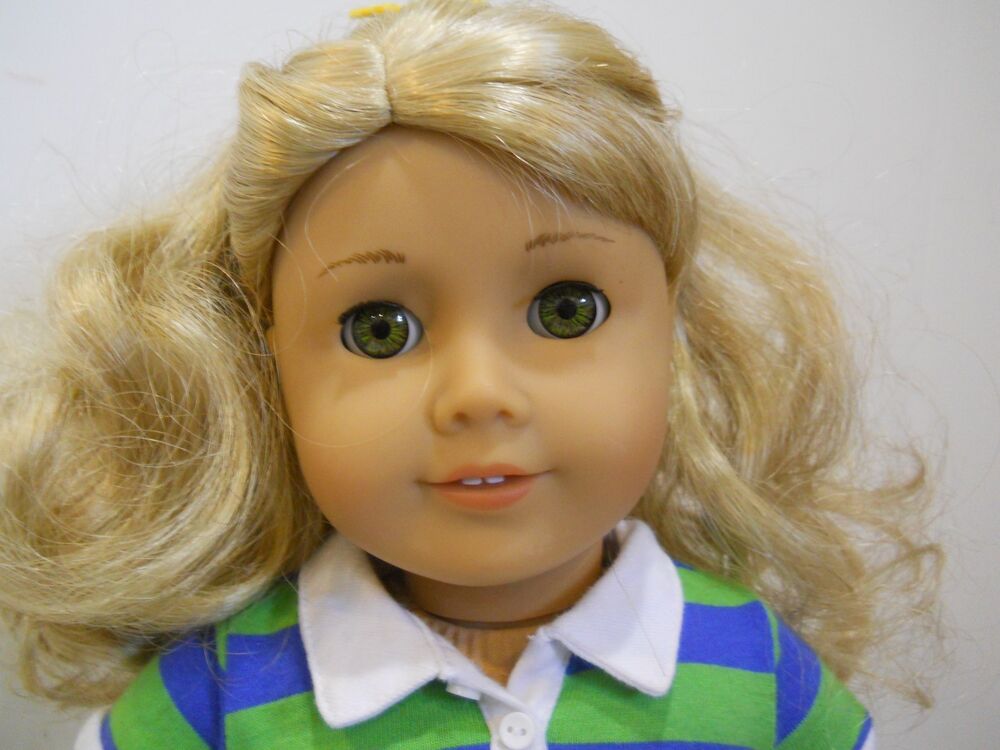 American Girl Doll of the Year Lanie 2010 with Computer Bag