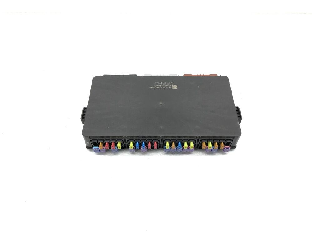 OEM LINCOLN CONTINENTAL FUSE BOX RELAY CONTROL MODULE 2017-2020