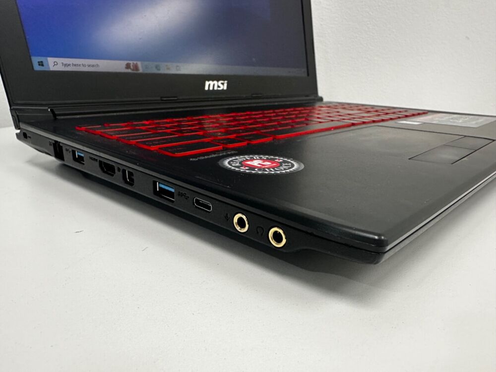 MSI GL62M Gaming Laptop - i7-7700HQ, GTX 1050, 8GB RAM, 128GB SSD, 1TB HDD
