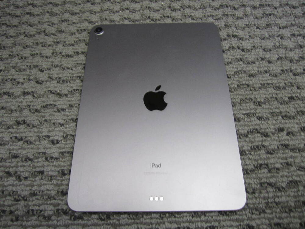 Apple iPad Air 4th Gen. 64GB or 256GB Wi-Fi, 10.9-inch Display - Grade C