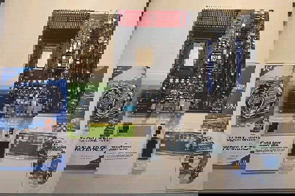 MSI 870A-G46 AM3 Motherboard with AMD Phenom II CPU and CORSAIR 16GB DDR3