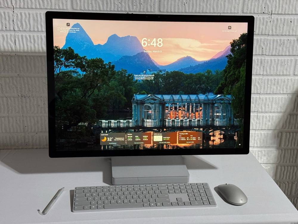 Microsoft Surface Studio 2 28-inch All-in-One PC with Intel Core i7-7820HQ, 32GB RAM, 1TB SSD, NVIDIA GeForce GTX 1070