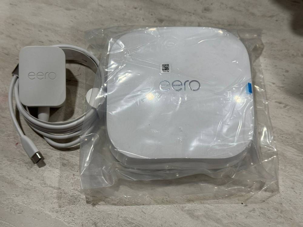 eero Pro 6E S010001 Wireless Tri-Band Gigabit WiFi 6E Mesh Router