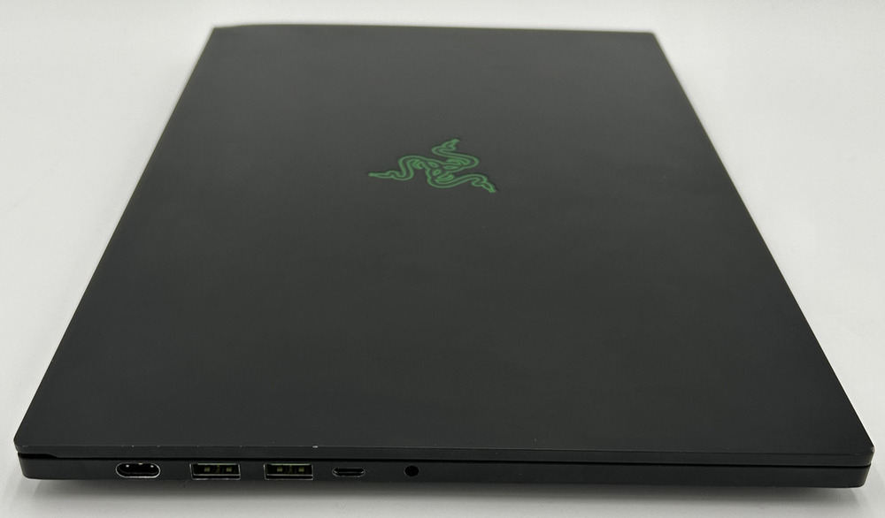 Razer Blade 15 Advanced Gaming Laptop with RTX 3070, Intel i7 11th Gen, 1TB SSD, and 16GB RAM