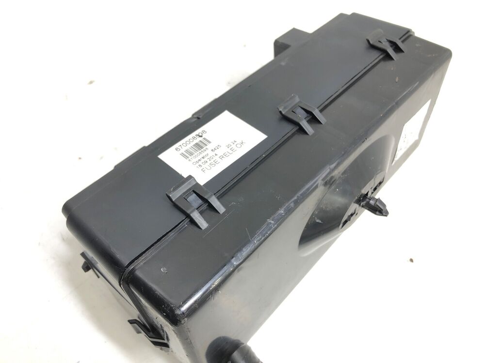 2014-2019 Maserati Ghibli S Q4 Rear Fuse Relay Box OEM