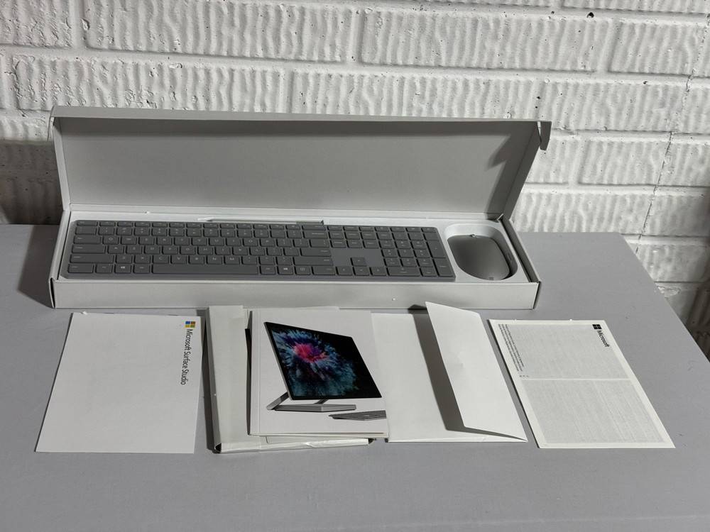 Microsoft Surface Studio 2 28-inch All-in-One PC with Intel Core i7-7820HQ, 32GB RAM, 1TB SSD, NVIDIA GeForce GTX 1070