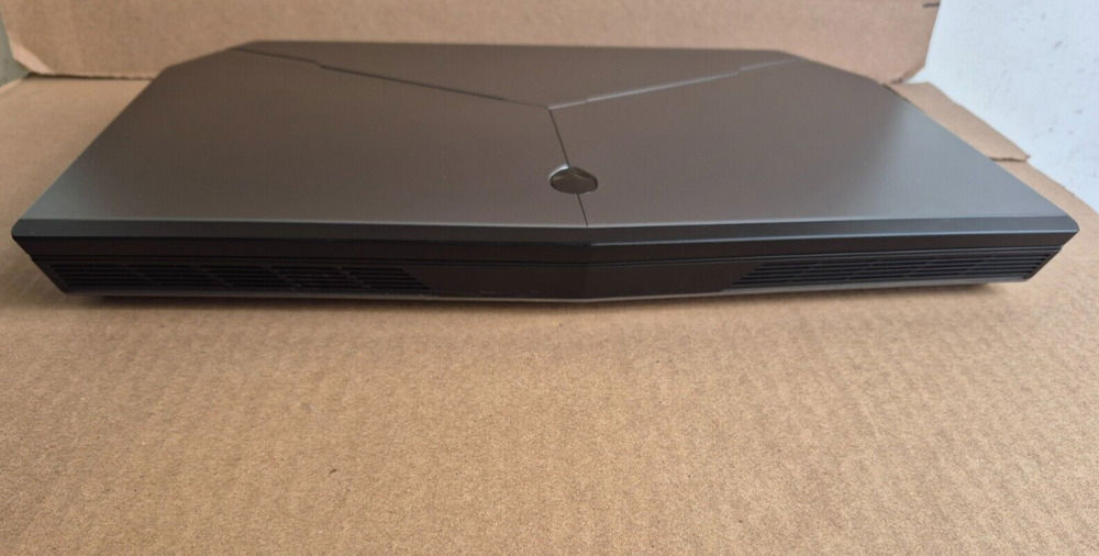ALIENWARE 15 R1 Gaming Laptop with i7-4710HQ, 16GB RAM, 256GB SSD, NVIDIA GTX 980M