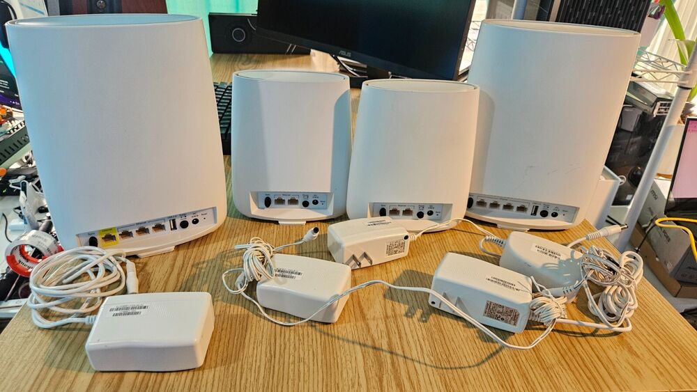 Orbi RBR50 Router with Satellites