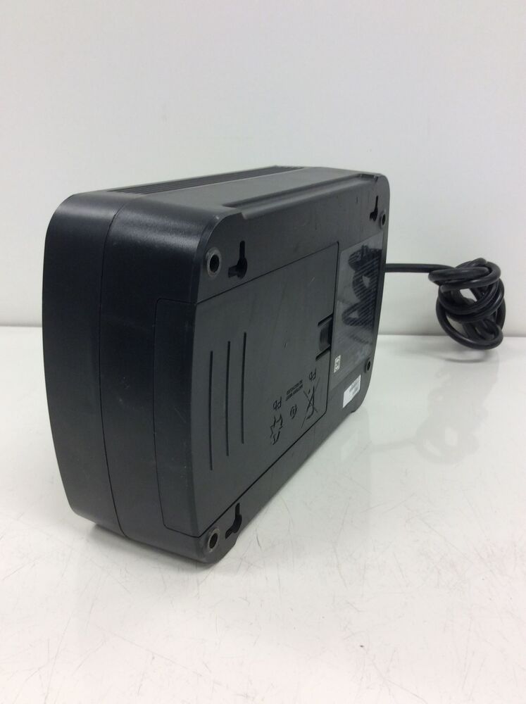 Apc Back-Ups 700 Power Supply BN700MC with 8 Power Vault Outlets and 1 USB