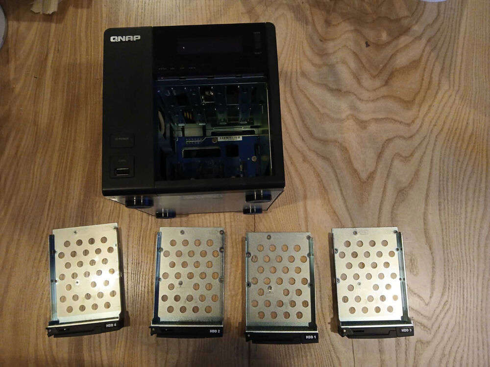 QNAP TS-496 PRO 4 Bay NAS Drive Caddies Included