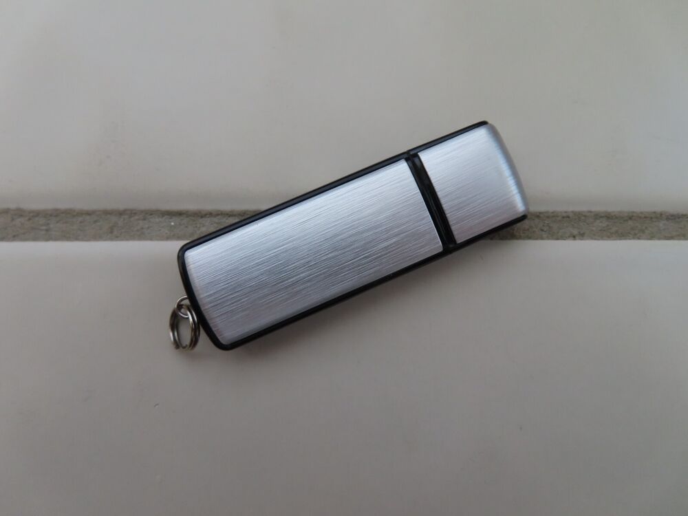 256MB USB 2.0 Flash Drive - Compact Memory Stick for Data Storage