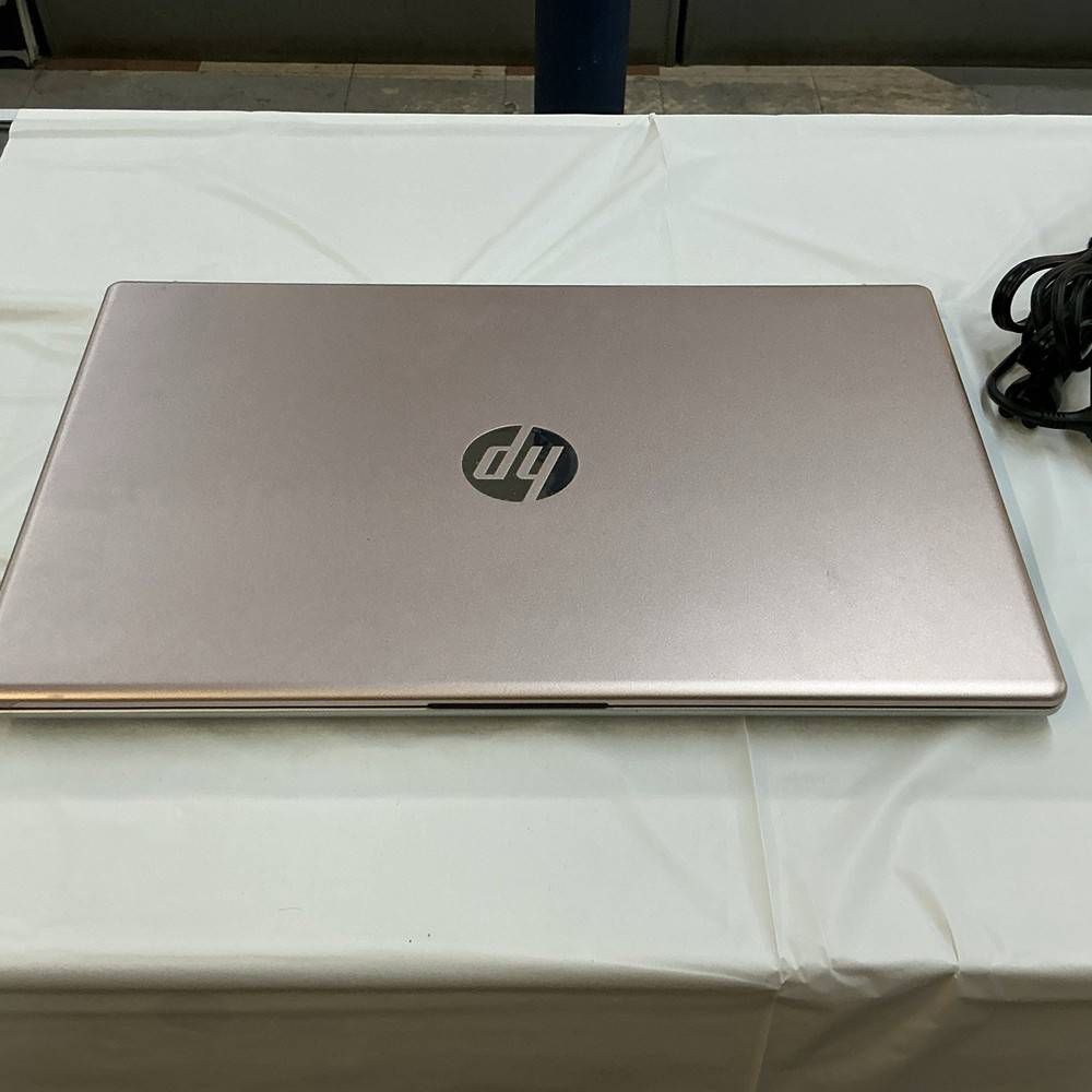 HP 15-fc0039wm 15.6" FHD Laptop with Ryzen 5 7520U, AMD Radeon Graphics, 8GB RAM, 256GB SSD
