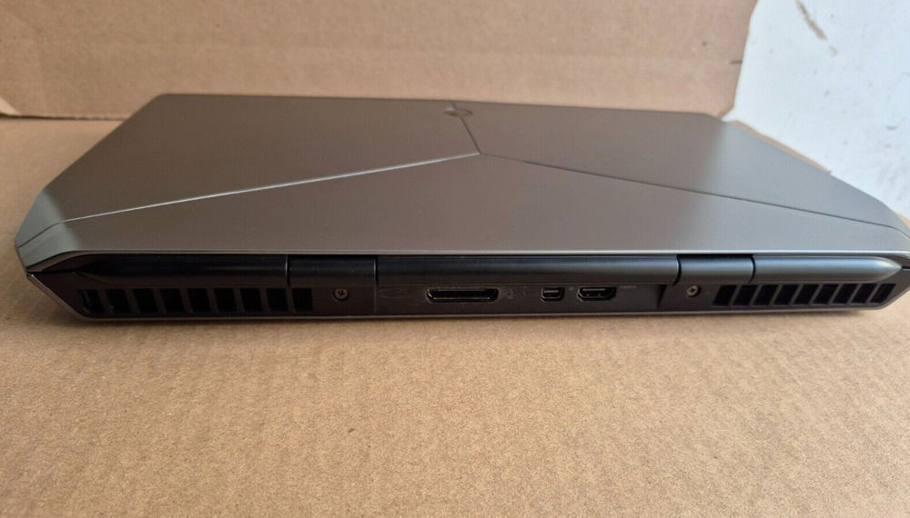 ALIENWARE 15 R1 Gaming Laptop with i7-4710HQ, 16GB RAM, 256GB SSD, NVIDIA GTX 980M