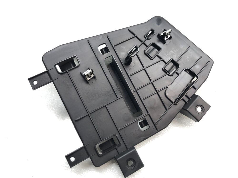 GMC Yukon XL Keyless Entry Control Module with Bracket
