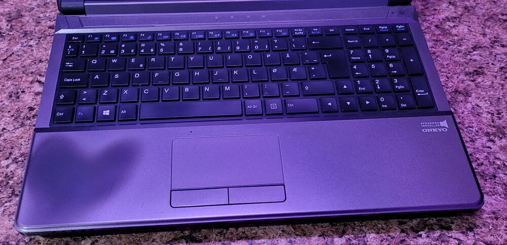 Clevo W355SS Schenker XMG A504 Gaming Laptop with Intel i7 & Nvidia GTX 860m