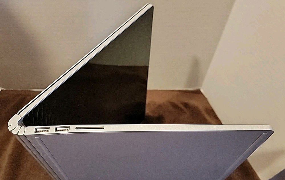 Microsoft Surface Book 2 | 13.5-inch | Intel Core i5-8350U | 8GB RAM | 256GB SSD | Windows 11