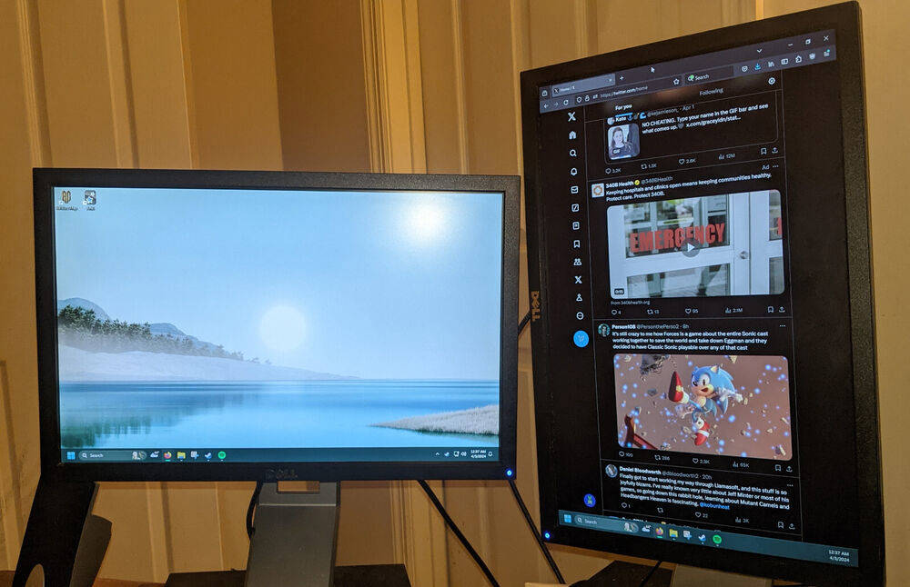19 Inch Dell Monitor, Dell P1911 LCD, 1440 x 900 Resolution