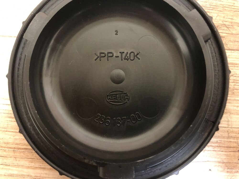Range Rover L322 HSE OEM Front Left or Right Side Xenon Headlight Bulb Caps Set (2006-2009)