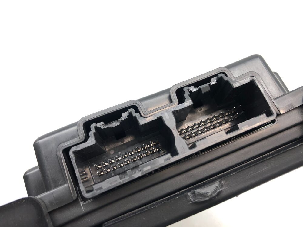 GMC Yukon XL Keyless Entry Control Module with Bracket