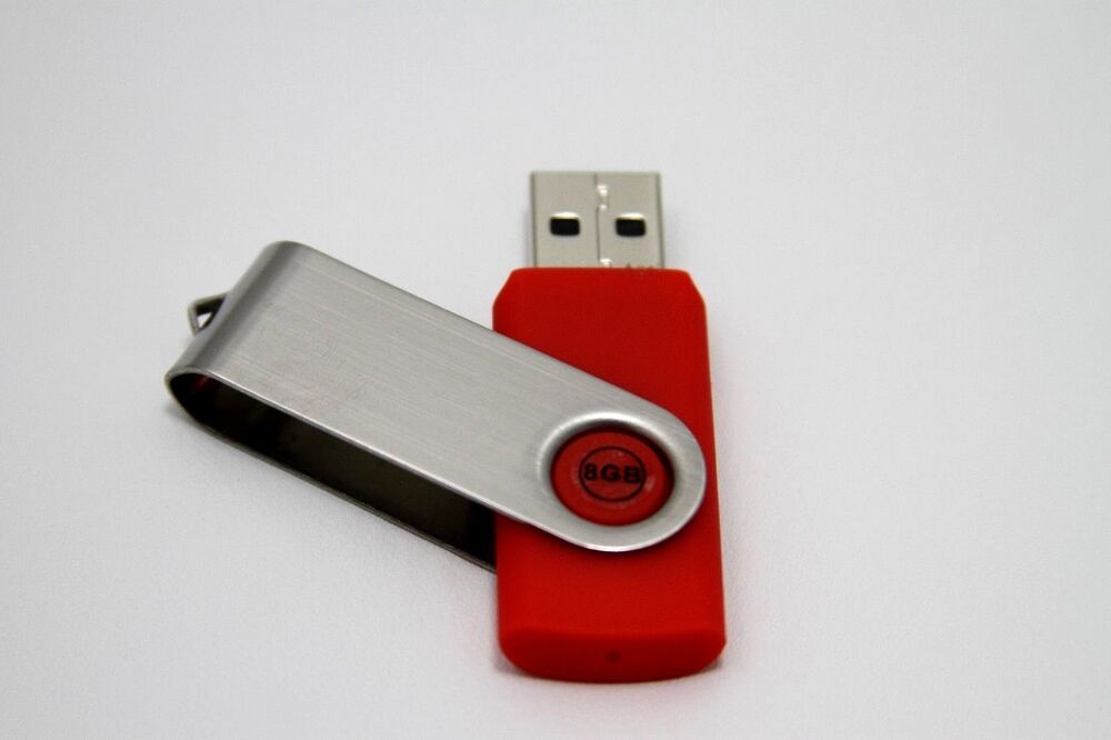 USB Flash Drive - Swivel 2.0 - FAT32 Formatted for Multimedia, TV, Xbox, PC, MAC