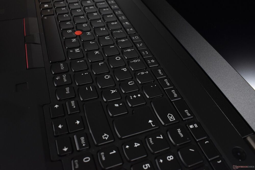 10th Gen Intel® Lenovo FHD Laptop with i7 Quad Core, 16GB RAM, 512GB SSD & Webcam