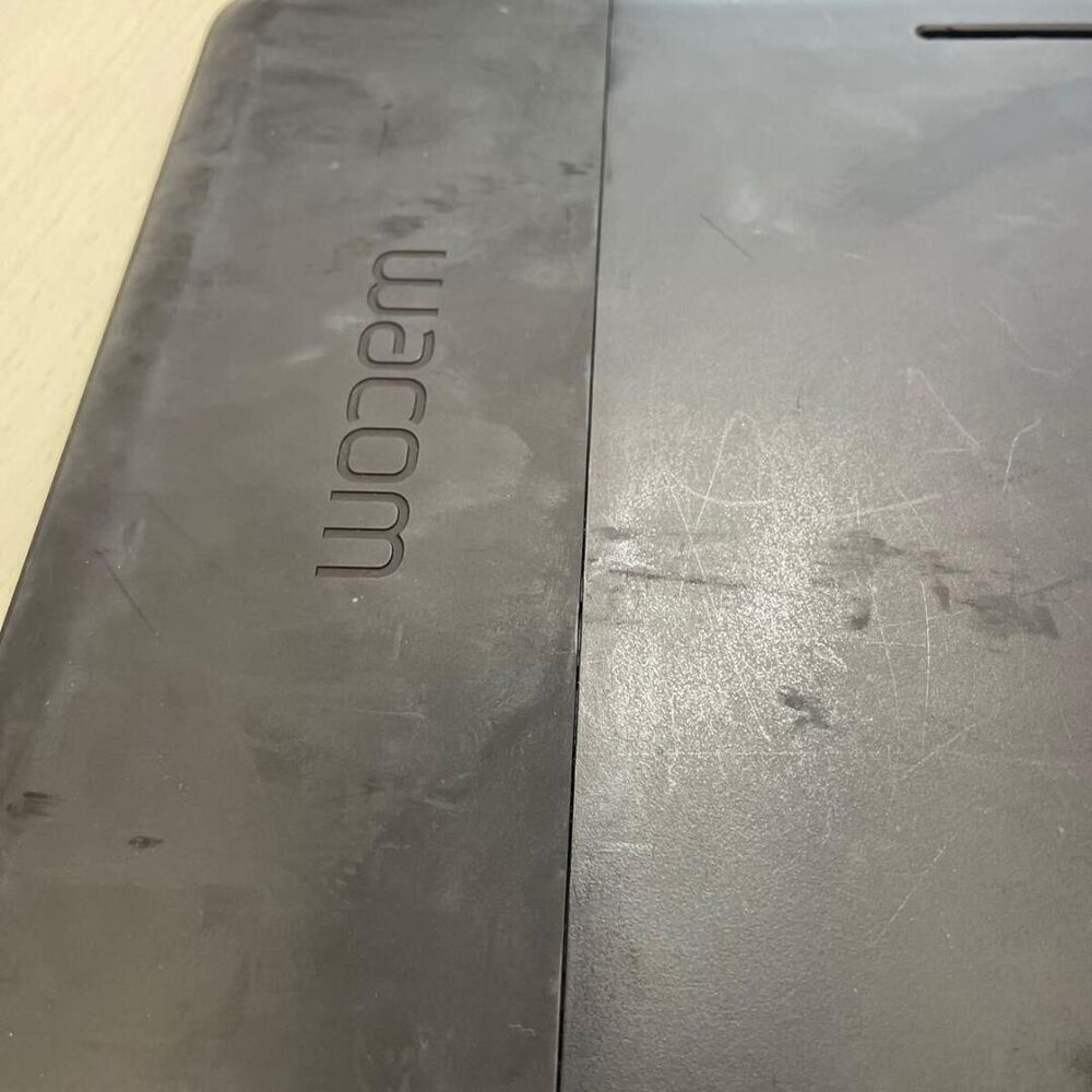 Wacom DTK-1300 Cintiq 13HD Display Graphics Tablet with Stylus