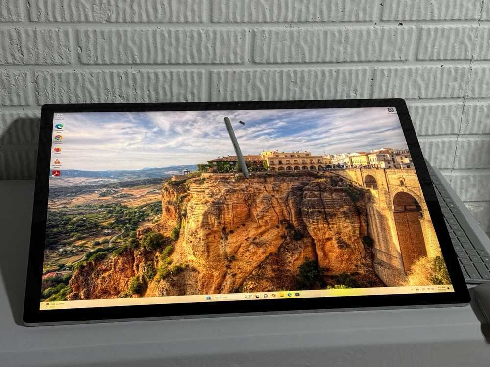 Microsoft Surface Studio 2 28-inch All-in-One PC with Intel Core i7-7820HQ, 32GB RAM, 1TB SSD, NVIDIA GeForce GTX 1070
