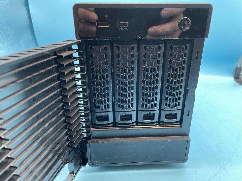 Netgear RND-4D Advanced Network Storage NAS - No HDD, No Power Cord
