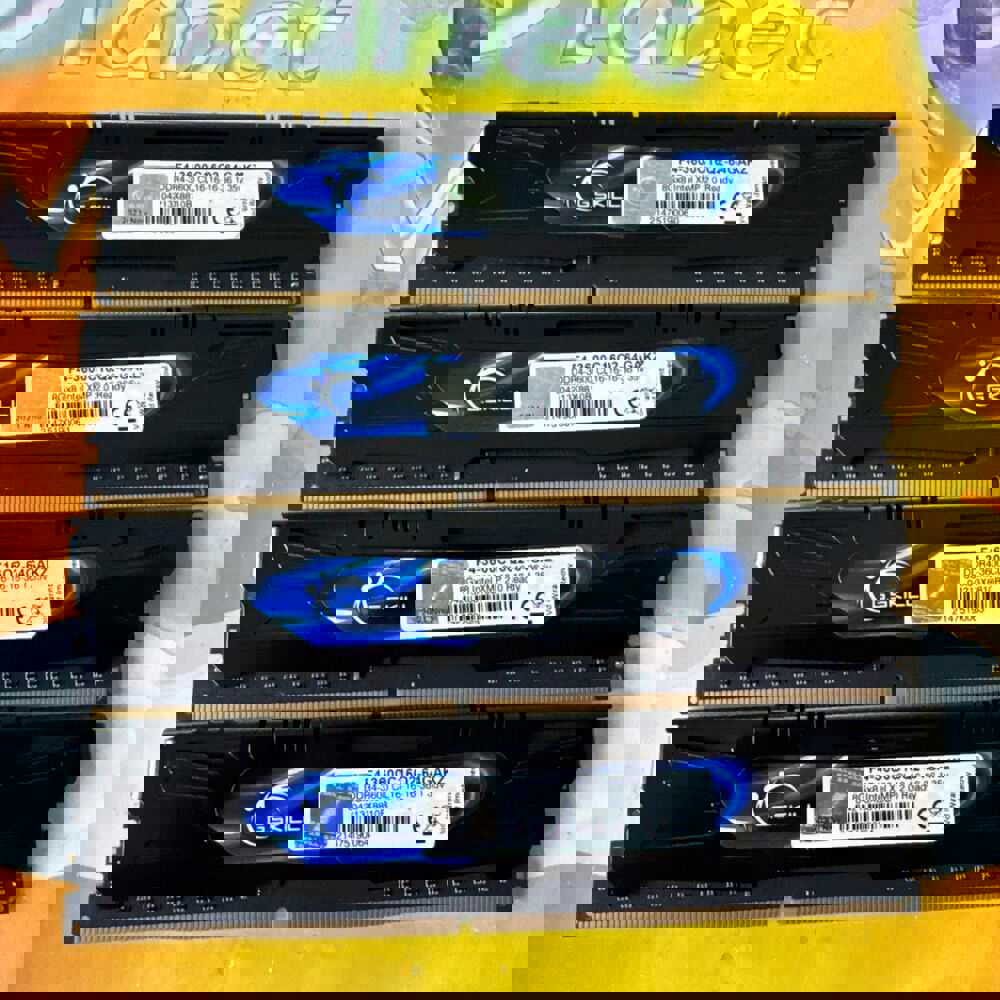 32GB (4 x 8GB) DDR4-3600MHz PC4-28800 Desktop Gaming Memory
